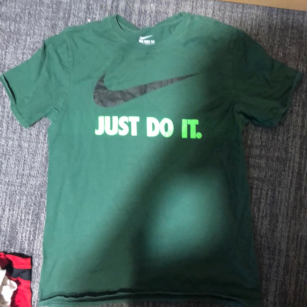 Nike tee shirt